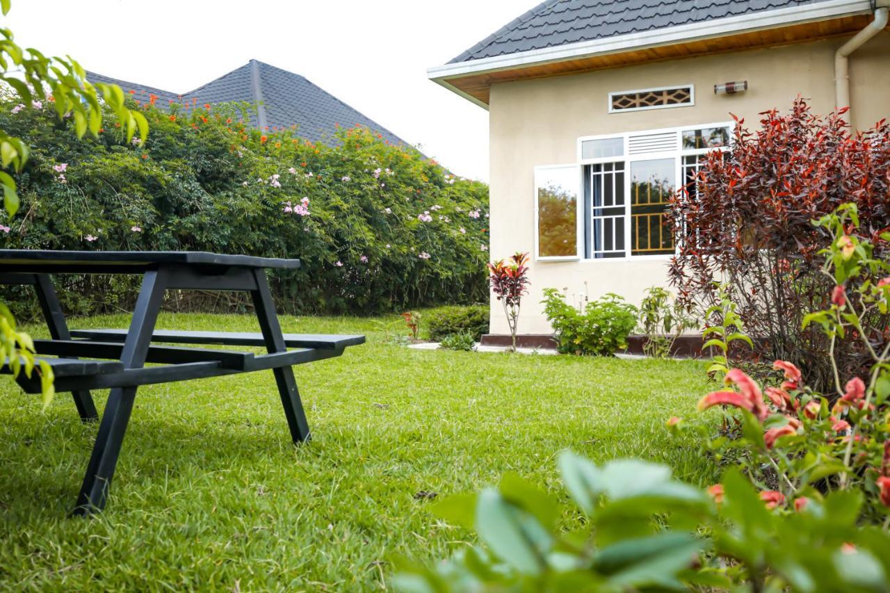 רוהנגרי Indani Residence With Exceptional Night Comfort מראה חיצוני תמונה
