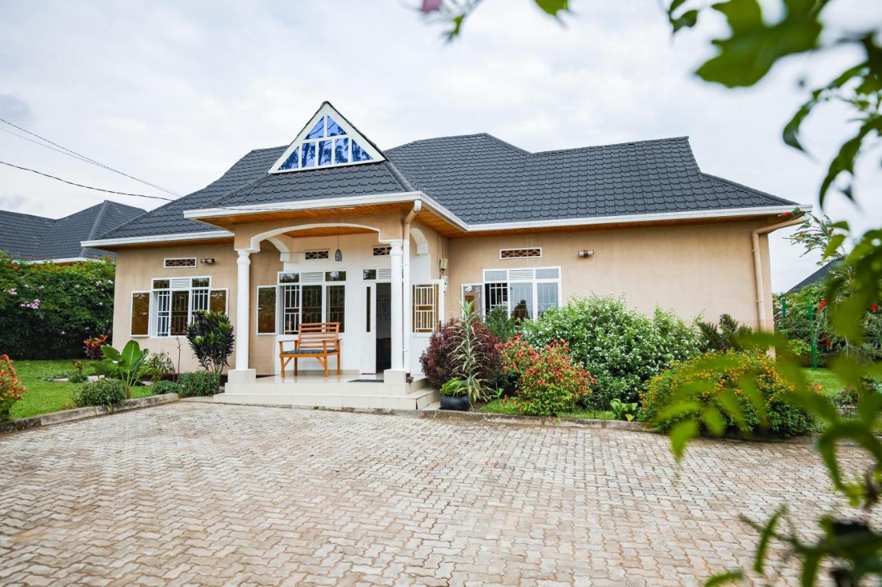 רוהנגרי Indani Residence With Exceptional Night Comfort מראה חיצוני תמונה